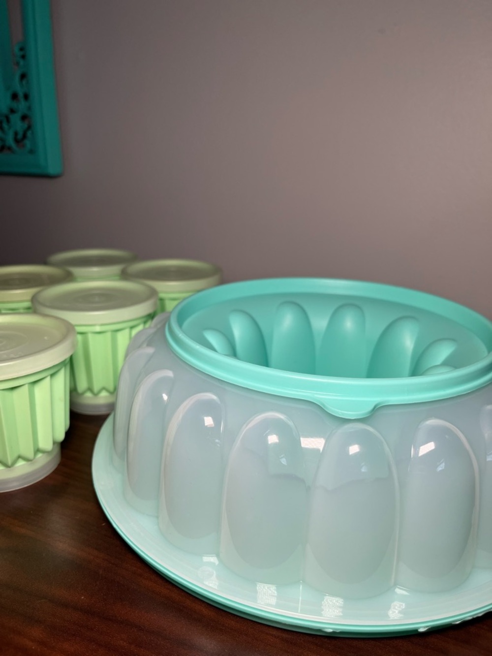 Iconic vintage Tupperware fluted Jello mold set with 6 individual mold. - Picture 9 of 15